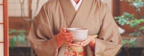 お茶会見学体験プログラム（茶器のご案内）
